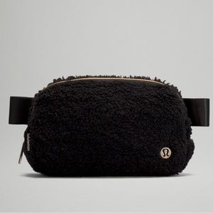 NWT Lululemon Fleece Everywhere Belt Bag in Black with Gold Accents